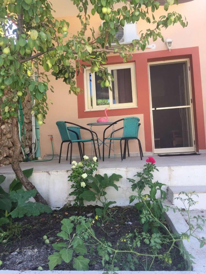 Domenica House Apartamento Kondaraina Exterior foto